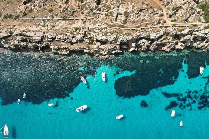Favignana och Levanzo, Egadiska öarna turnerar med båt från Trapani