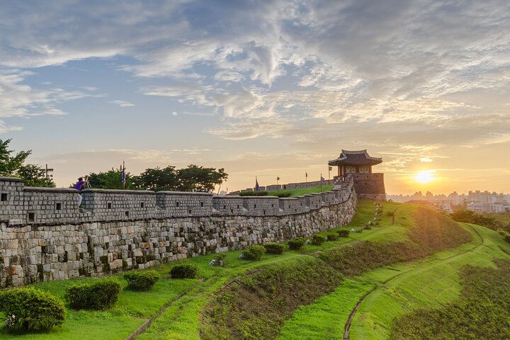 Tour privato del patrimonio di Suwon: villaggio folkloristico e fortezza di Hwaseong