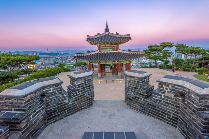 Tour privato del patrimonio di Suwon: villaggio folkloristico e fortezza di Hwaseong