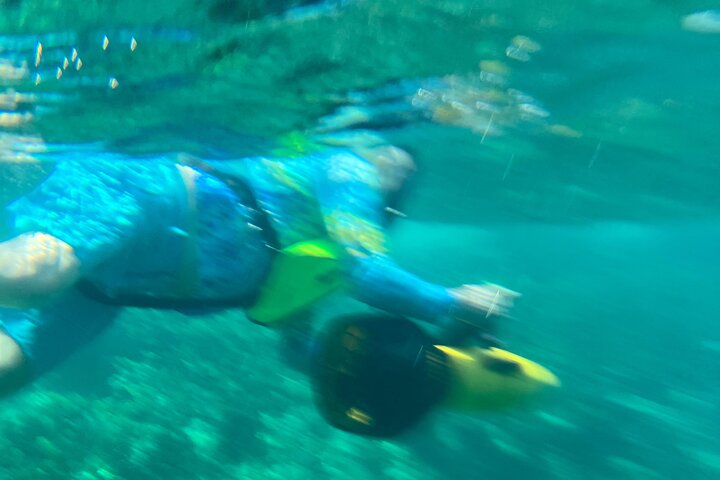 Aventura de snorkel en scooter marino en las Bahamas