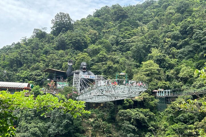 Private Tagestour zum Gulong Canyon und Cave Fairland von Guangzhou