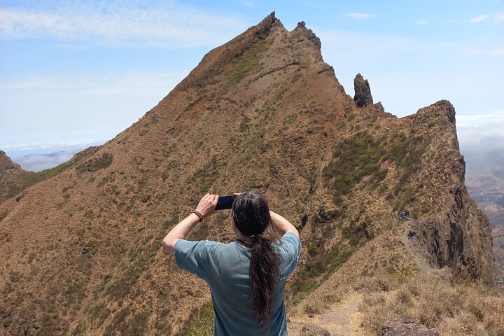 Senderismo Pico de Antónia – Aventura en la cumbre y vistas panorámicas