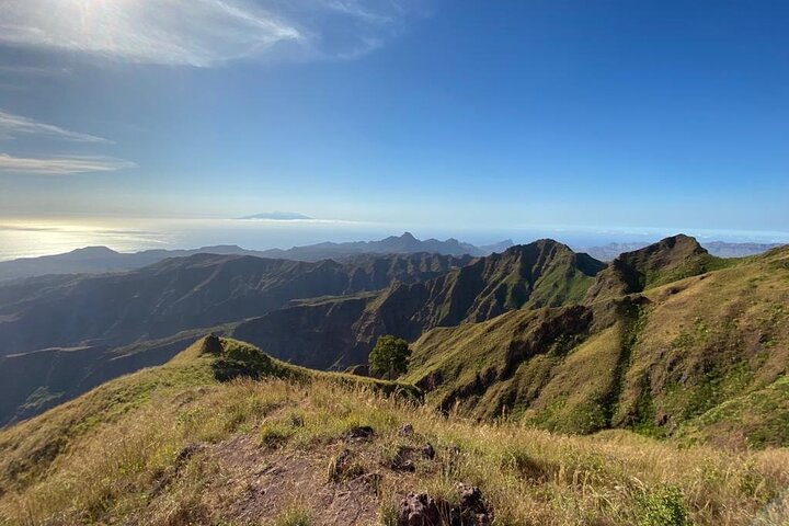 Senderismo Pico de Antónia – Aventura en la cumbre y vistas panorámicas