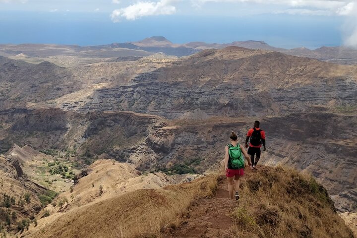 Senderismo Pico de Antónia – Aventura en la cumbre y vistas panorámicas