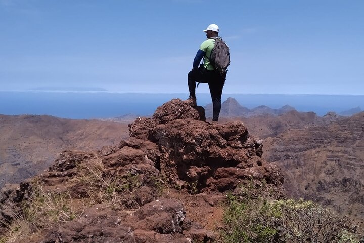 Senderismo Pico de Antónia – Aventura en la cumbre y vistas panorámicas