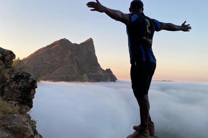 Senderismo Pico de Antónia – Aventura en la cumbre y vistas panorámicas