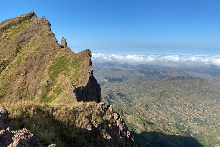Senderismo Pico de Antónia – Aventura en la cumbre y vistas panorámicas