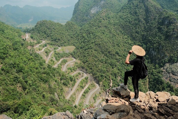 Heldagstur i Cao Bang Ban Gioc Waterfall Angel Eye Mountain