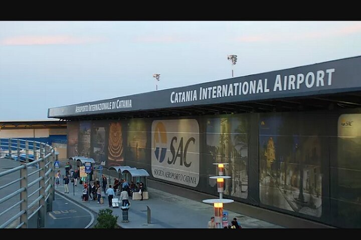 Catania flygplatstransfer ↔ Syracuse, Taormina eller Giardini Naxos