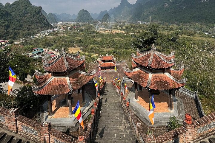 Heldagstur i Cao Bang Ban Gioc Waterfall Angel Eye Mountain