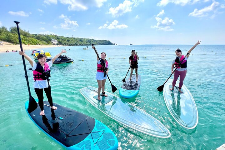 4 slags marinesport og grill på en fjern ø i Okinawa