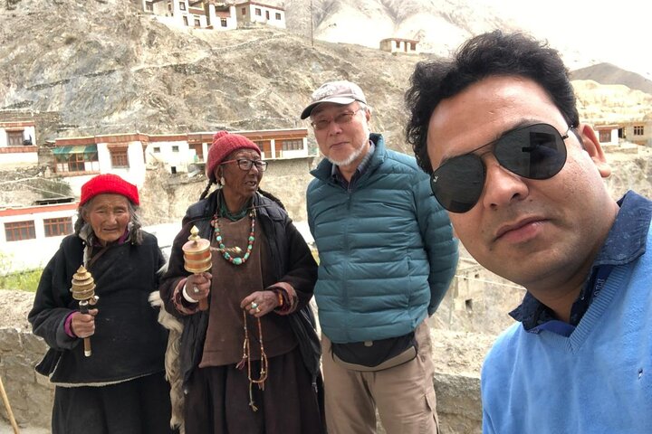 Pangong-Tour mit Übernachtung ab Leh mit den Klöstern Thikse und Hemis.