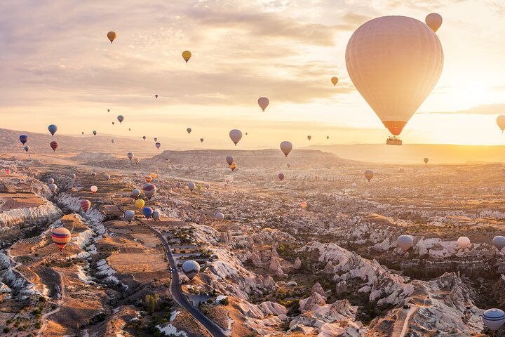 Passeio de balão de ar quente ao nascer do sol em Goreme, Capadócia