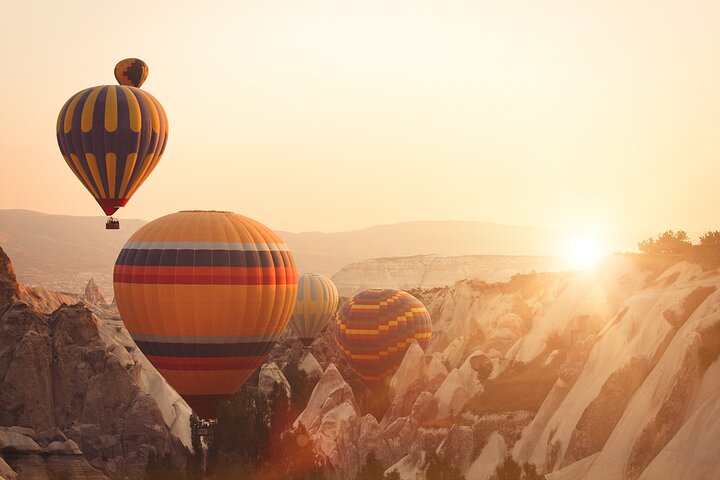Passeio de balão de ar quente ao nascer do sol em Goreme, Capadócia