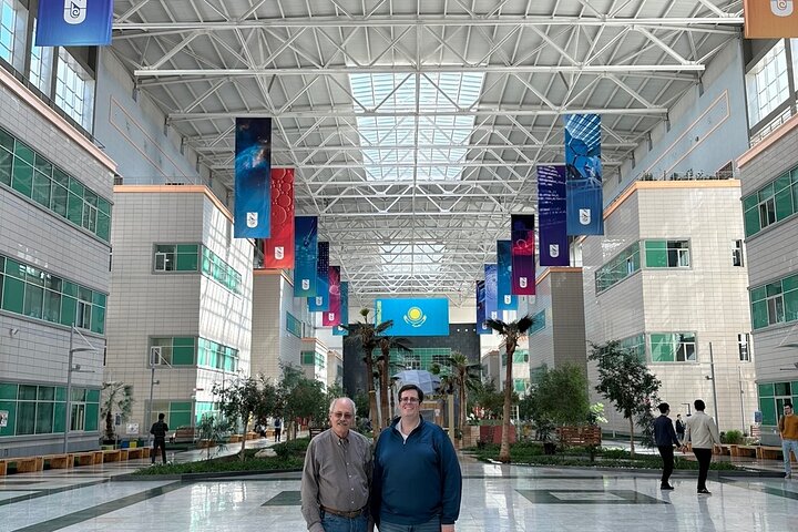Tour privado de medio día por la ciudad de Astaná con comodidad