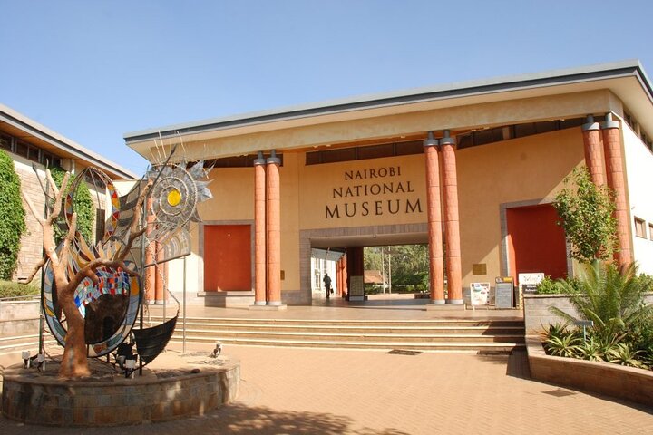 Tour della città di Nairobi e visita pomeridiana a Bomas del Kenya