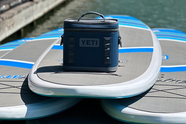 Alquiler de tabla de paddle surf de 1 hora en el lago Austin por persona