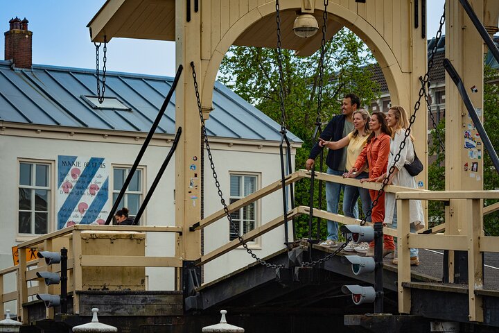 Descubra Leiden com um passeio autoguiado pela cidade Outside Escape!