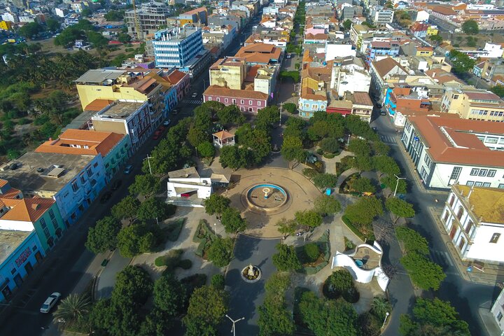 Visite de la plage et de la vieille ville – Histoire, culture et sites emblématiques