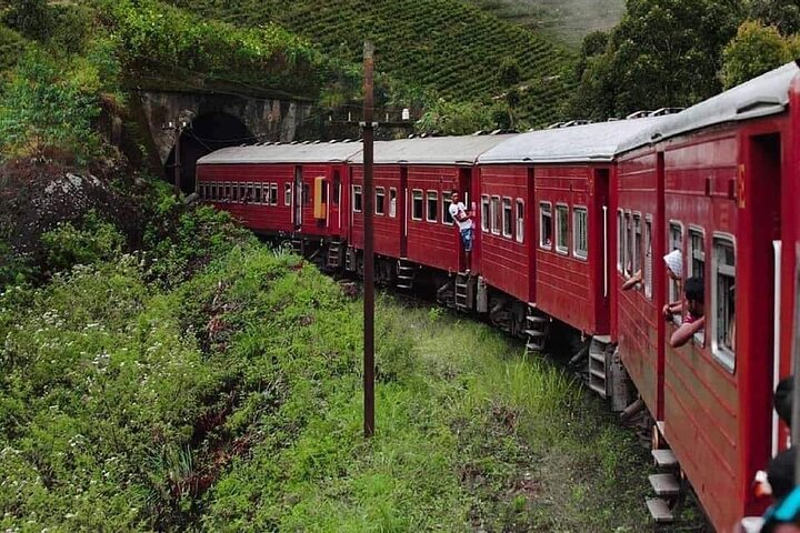 Sigiriya, Kandy to Ella TRain Ride plus Up Country TEA[B&B Basis]