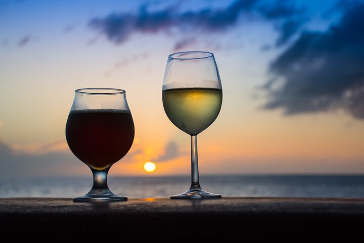 Private Tour: Rum- und Biertour mit Mittagessen auf den Cayman Islands