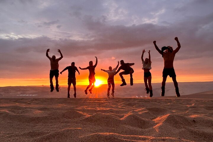 Full Paracas & Huacachina Day Trip from Lima: Sunset Experience