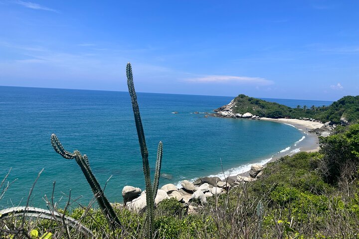 Privat Tayrona Hike till Cabo San Juan : Tvåspråkig Guide + Transport