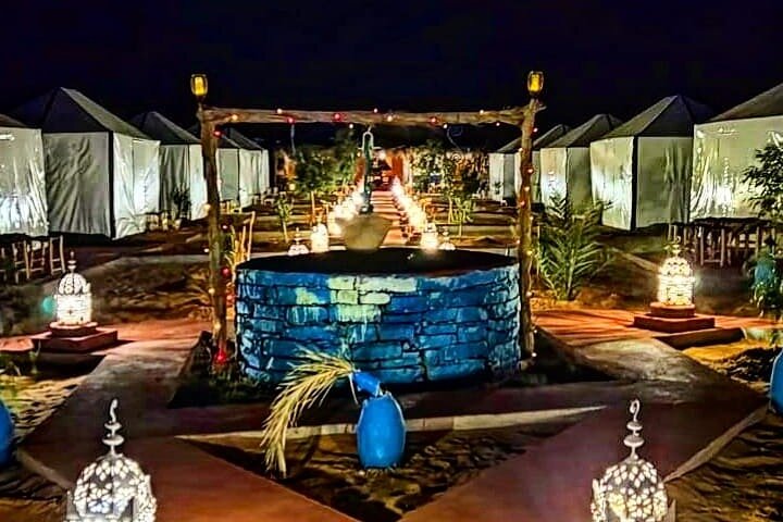 Camp privé de 2 jours dans le désert au départ d'Errachidia avec Camel Trek & Jeep