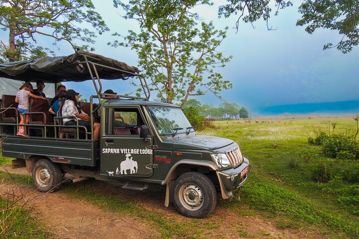 Halve dag Jeep Safari delen in Chitwan National Park