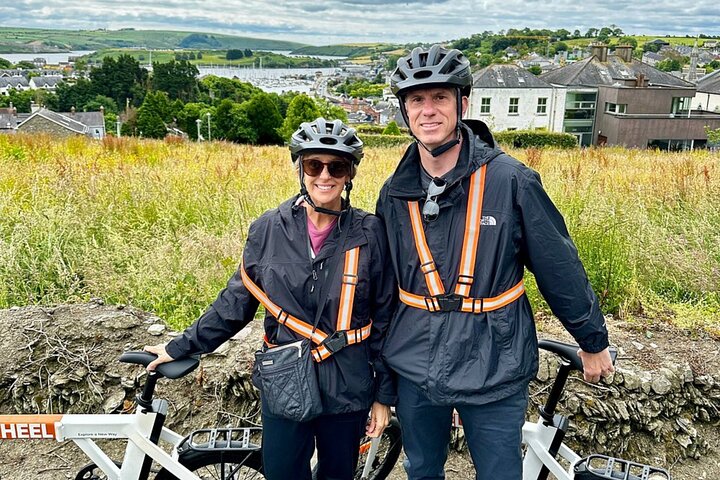 E-Bike-Tour durch Kinsale mit fachkundigem ortskundigem Guide