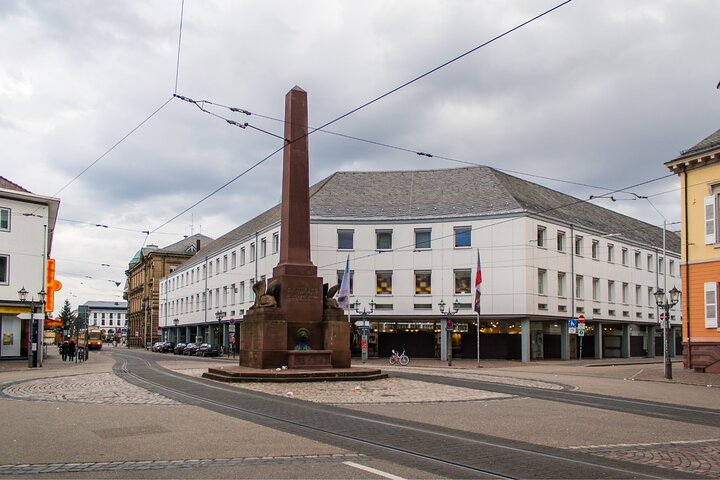 Självguidad rensningsjakt och stadsrally i Karlsruhe