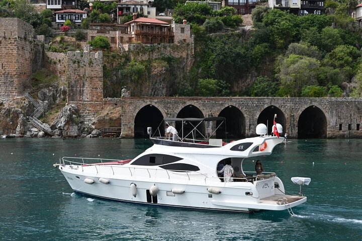 My Dream Private Yacht Tour i Alanya med frokost og sodavand