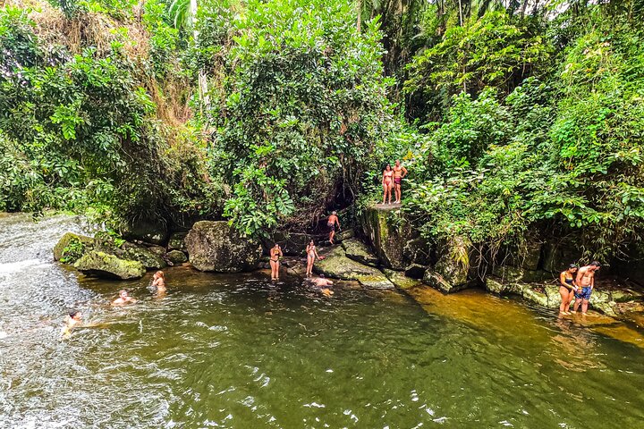 Vattenfall Jungle Jeep Adventure och Cachaca Tour från Paraty
