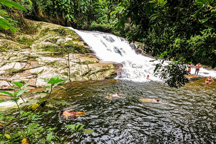 Vattenfall Jungle Jeep Adventure och Cachaca Tour från Paraty