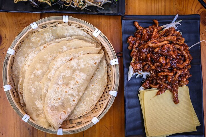 Beijing Hutong Walking Food and Beer Tour at Hidden Restaurants