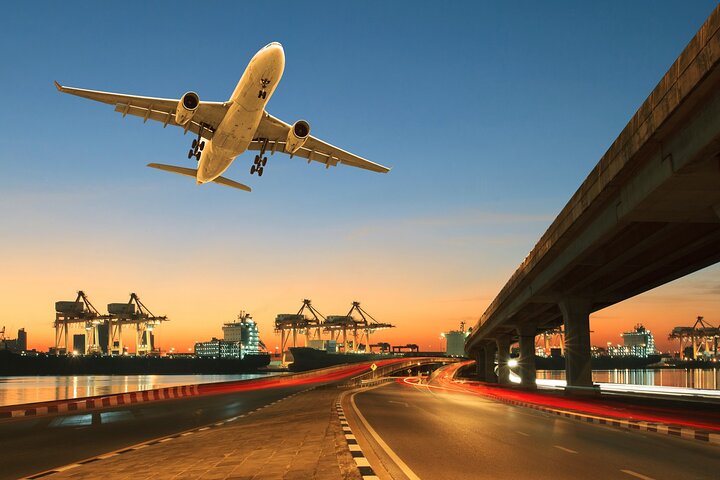 Privattransfer vom und zum Flughafen, Petra, Wadi Rum und Totemsee