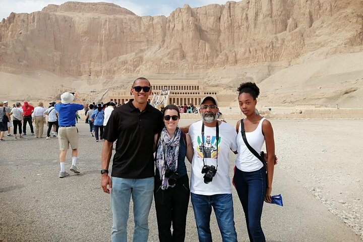 5 - Days Nile Cruise navigue Louxor à Assouan et Abu Simbel. Montgolfière