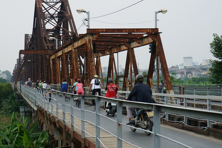 Hanoi Customized Private City Tour with Train Street