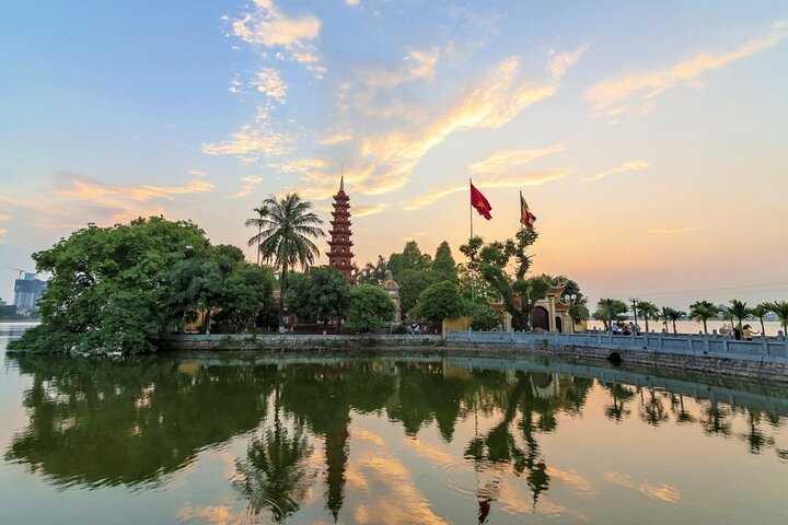 Hanoi Customized Private City Tour with Train Street