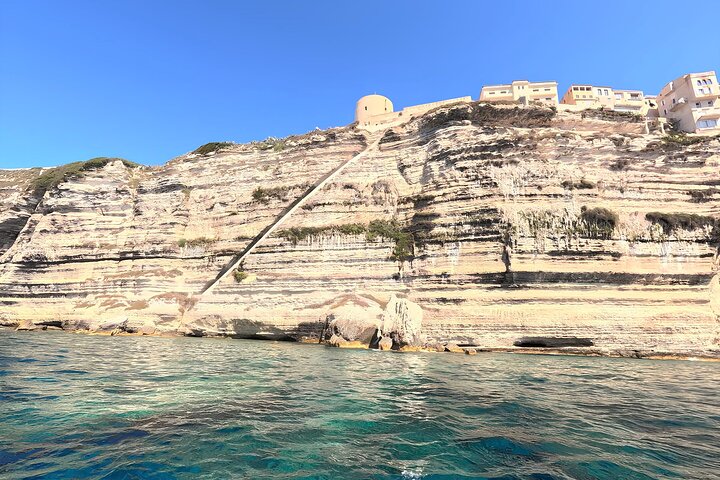 Kryssning till Bonifacio och snorkling till Lavezziöarna