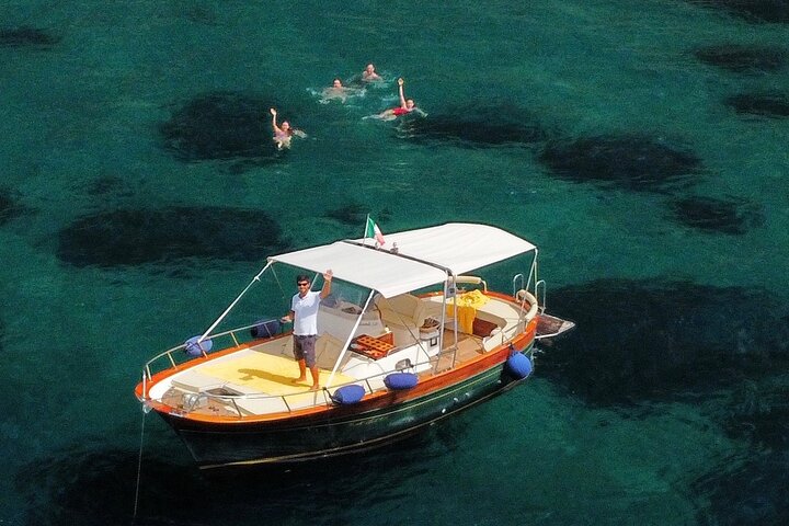 Privat rundtur på ön Ischia på en Fratelli Aprea gozzo