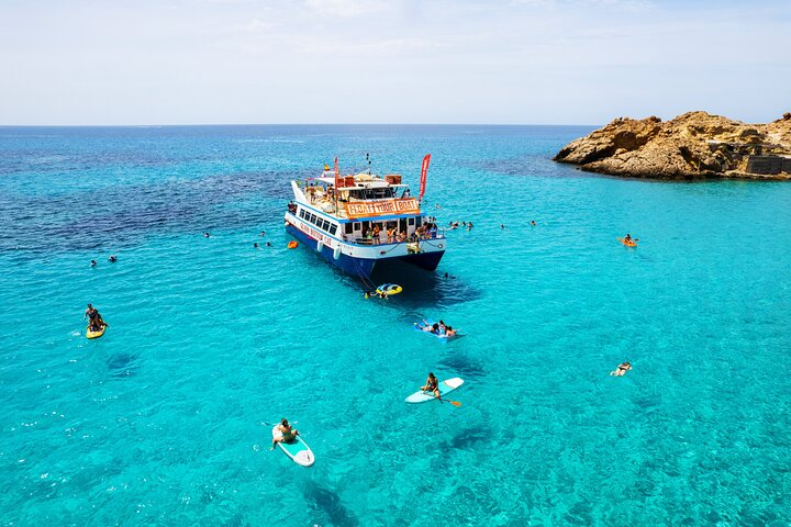 Ibiza strandhopcruise met paddleboards, drankjes en eten 6 uur