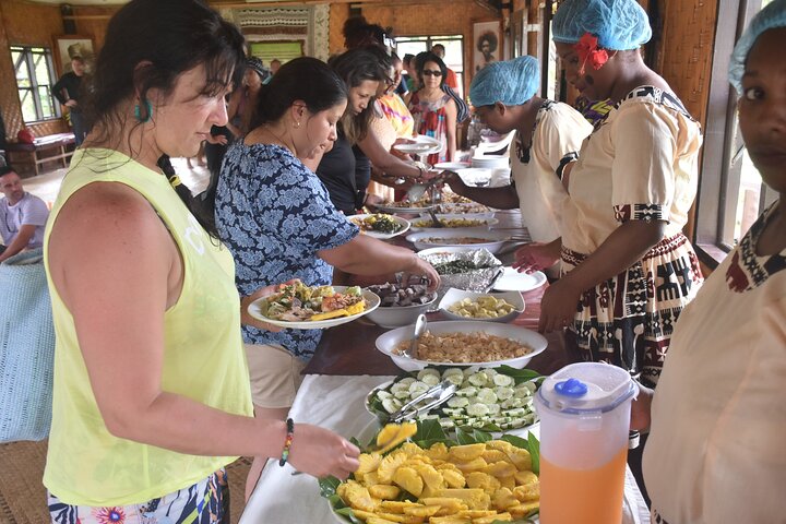 Juwel von Fidschi inkl. Fidschi Dorf, Wasserfall & Mittagessen (Nadi Hotels)