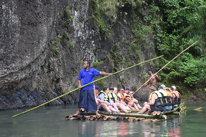 Juwel von Fidschi inkl. Fidschi Dorf, Wasserfall & Mittagessen (Nadi Hotels)