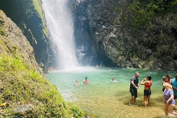 Juwel von Fidschi inkl. Fidschi Dorf, Wasserfall & Mittagessen (Nadi Hotels)