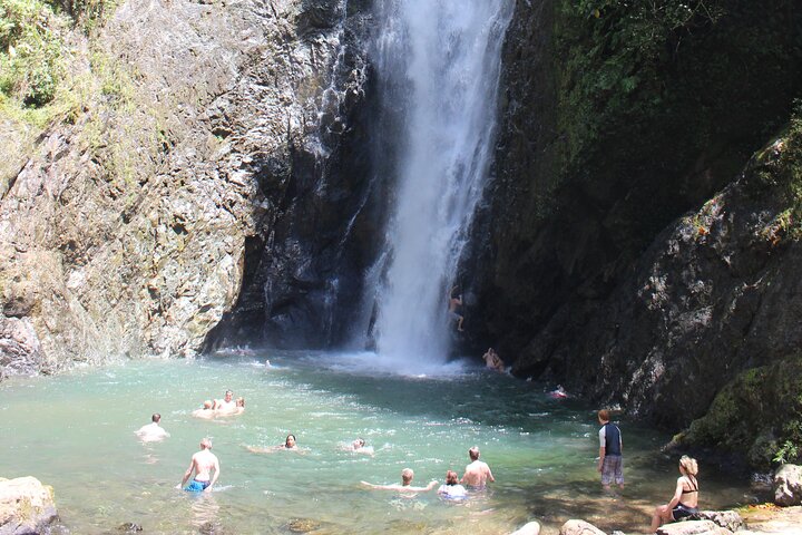 Juwel von Fidschi inkl. Fidschi Dorf, Wasserfall & Mittagessen (Nadi Hotels)