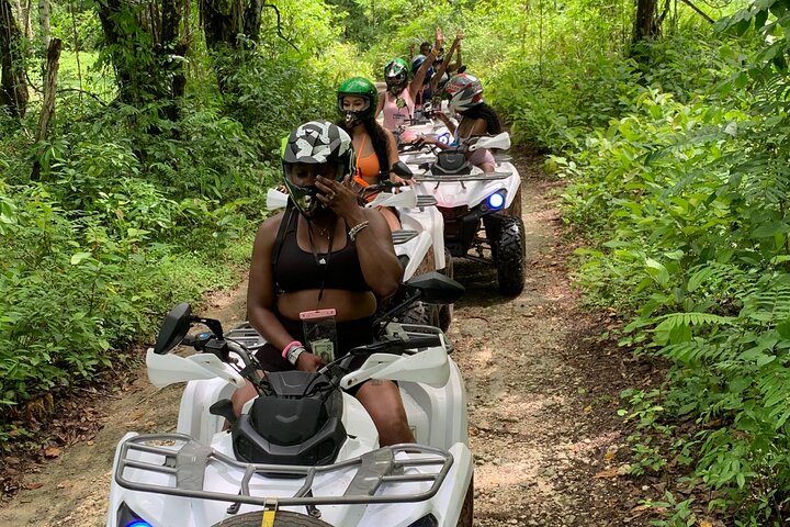 Tour en safari por la selva desde Montego Bay