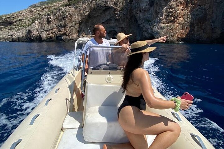 Panoramatur og snorkling i Haxhi Ali-grotten og Karaburun