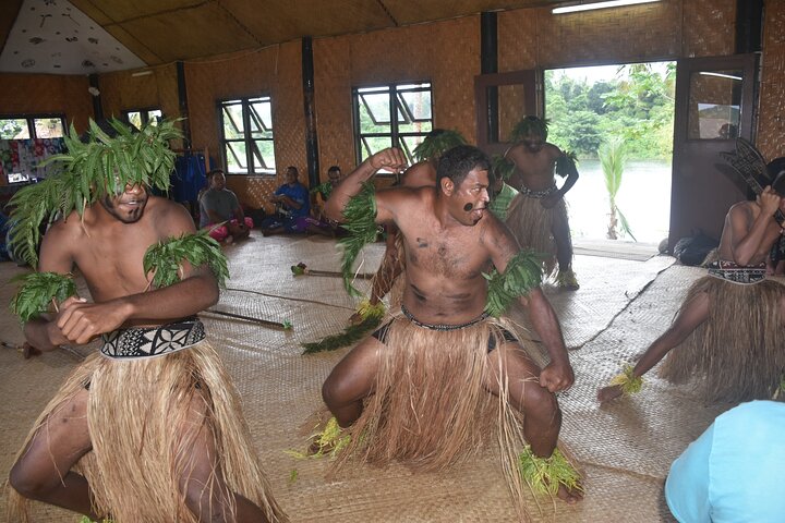 Juwel von Fidschi inkl. Fidschi Dorf, Wasserfall & Mittagessen (Nadi Hotels)