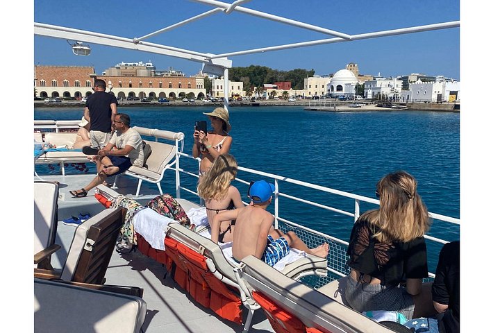 Rhodes Bay to Bay Swim Cruise - Buffet Grego com vinho incluído